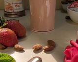 A picture of step 3 of Strawberry banana smoothie.