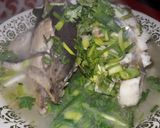 รูปขั้นตอนการทำที่ 7 ของ ต้มยำปลาสวาย น้ำใส