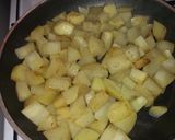 Foto del paso 2 de la receta: Dorada al horno con papas salteadas y salsa holandesa