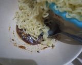 Foto langkah ke 3 dari resep Mie Instant Kuah Susu.