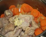 Une image de l'étape 5 de Bœuf ou Porc Bourguignon.