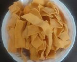 A picture of step 4 of Ribbon pakoda.