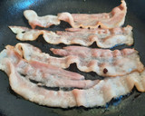 Glutén-, tej- és tojásmentes karfiolkrémleves bacon chips-szel recept fázis 2 fotója