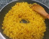 Gambar langkah 4 resipi Nasi goreng kunyit udang kering.