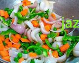 A picture of step 4 of Veg Maggi noodles.