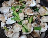 青蔥沙茶炒蛤蜊的食譜步驟2照片