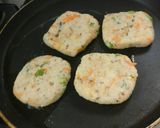 A picture of step 3 of Brown rice flakes cutlets.