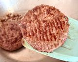 Hình bước làm 5 của món Steak Băm Áp Tái & Salad Nui Trộn