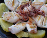 Foto del paso 6 de la receta: Calamares marinados a la plancha