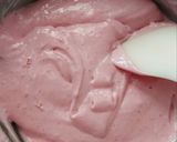 Foto langkah ke 3 dari resep Bolu mini Buah Naga.