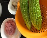 Hình bước làm 1 của món Canh mướp đắng nhồi thịt