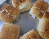 व्हेजी -चीजी गार्लिक बन्स (Veg Cheesy Garlic Buns Recipe In Marathi) रेसिपी स्टेप 1 फोटो 