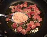 Foto del paso 1 de la receta Lomo y patatas en caldo moreno 🐷🥔