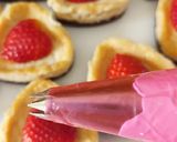 Foto del passaggio 4 della ricetta Mini Cheesecake San Valentino...del mio cuore