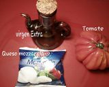 Foto del paso 1 de la receta Tomate relleno de gambas y mozarella