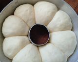 Foto langkah ke 5 dari resep Roti sobek.