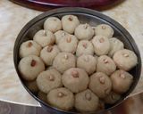 A picture of step 3 of Rava Besan Laddoo.