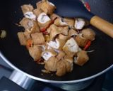 Foto langkah ke 2 dari resep Cah Sawi Tahu Sumedang.