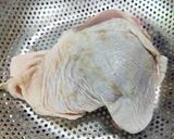 รูปขั้นตอนการทำที่ 1 ของ ไก่ต้มราดน้ำซีอิ๊วแบบสิงคโปร์