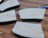 Foto del paso 1 de la receta: Calabacín relleno de Frankfurts