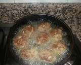 Foto del paso 3 de la receta: Albóndigas en salsa de cebolla y queso