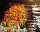 صورة لخطوة 4 من وصفة بطاطا بالجبن 🥔وأسياخ دجاج مشوية 🍗🍗🍗🍗🍗😋