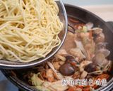『台式海鮮什錦炒麵』快炒店的平民美食的食譜步驟8照片