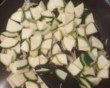 Foto langkah ke 5 dari resep Pizza Buah Naga.