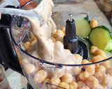 Foto del paso 5 de la receta: Pita sándwich de hummus y pepino🥙🥙