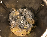Foto del paso 11 de la receta: Croquetas de gambas, choco y tinta de calamar con ajetes en Thermomix TM5