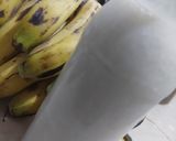 A picture of step 3 of Banana shake.