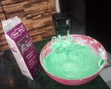 A picture of step 4 of Simple ice cake.