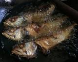 Ikan kembung goreng sambal asam langkah memasak 2 foto