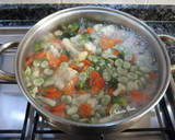 Foto del paso 1 de la receta: Sopa de verduras al azafrán