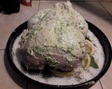 Foto del paso 3 de la receta: Pollo a la sal con manteca saborizada
