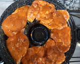 Foto del paso 7 de la receta: Pollo en la Parrigas con Papas al Horno