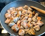 Foto del paso 3 de la receta: Pollo salteado al vino blanco