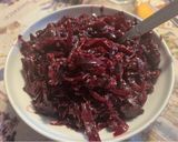 Párolt lilakáposzta pikáns gyümölcsökkel recept fázis 3 fotója