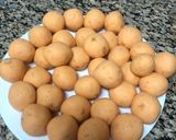 Foto langkah ke 3 dari resep Bola-bola ubi isi keju.