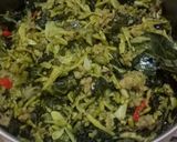 Foto langkah ke 5 dari resep Tumis Pucuk dan Kembang Kates.