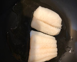 Foto del paso 4 de la receta: Bacalao plancha con salsa de pimientos asados