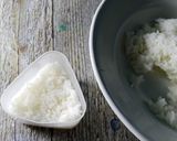Foto langkah ke 2 dari resep Onigiri isi tempe balado.