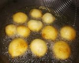 A picture of step 3 of Dahi Bhalla.