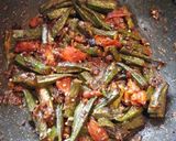 A picture of step 5 of Bhindi do payaja.