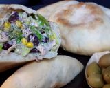 Tonhalsalátával töltött házi pita recept fázis 3 fotója