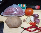 Foto langkah ke 1 dari resep Semur kentang daging giling.