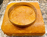 Foto del paso 2 de la receta: Pastel con coca de almendras, cabello de ángel y ganaché