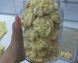 Foto langkah ke 7 dari resep Semprit keju susu #bikinramadhanberkesan.