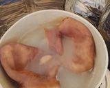 Foto langkah ke 1 dari resep Kuping Babi Masak Mentega.