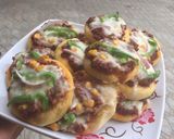 A picture of step 6 of Mini pizza’s.